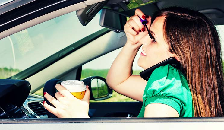 5 Things You Should Never Do While Driving a Motor Vehicle